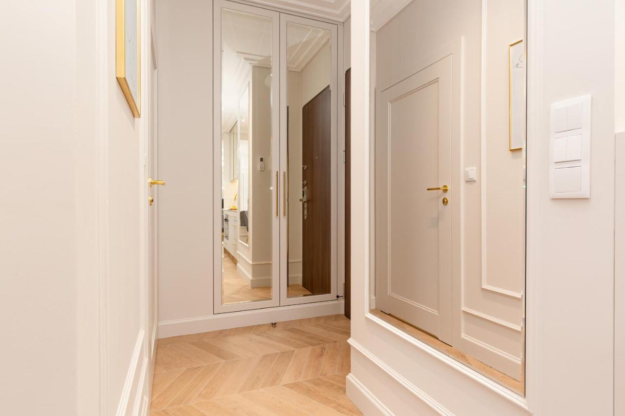 Mennica Residence Central Apartment By Renters Prestige Varsovia Exterior foto